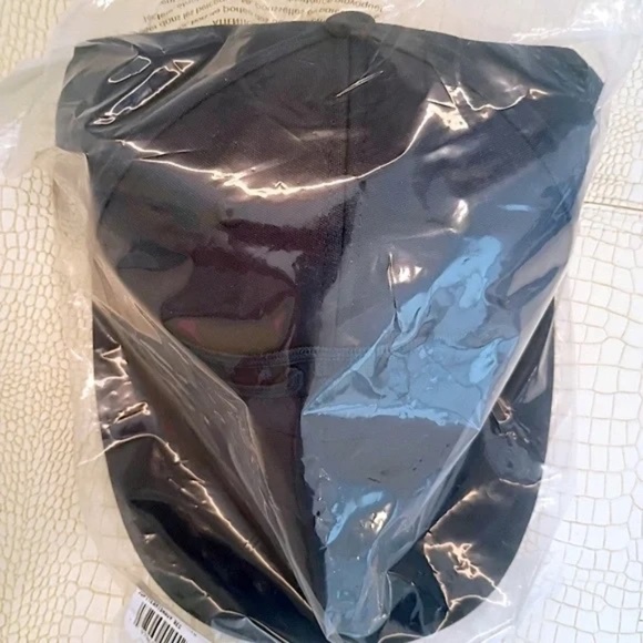 SUN DAY RED *New (Factory Sealed) Tiger Woods Jupiter Mid Hat Navy Regular - Picture 5 of 8